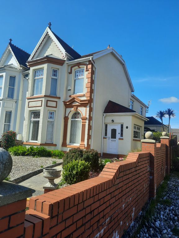 Property photo 2 of 54