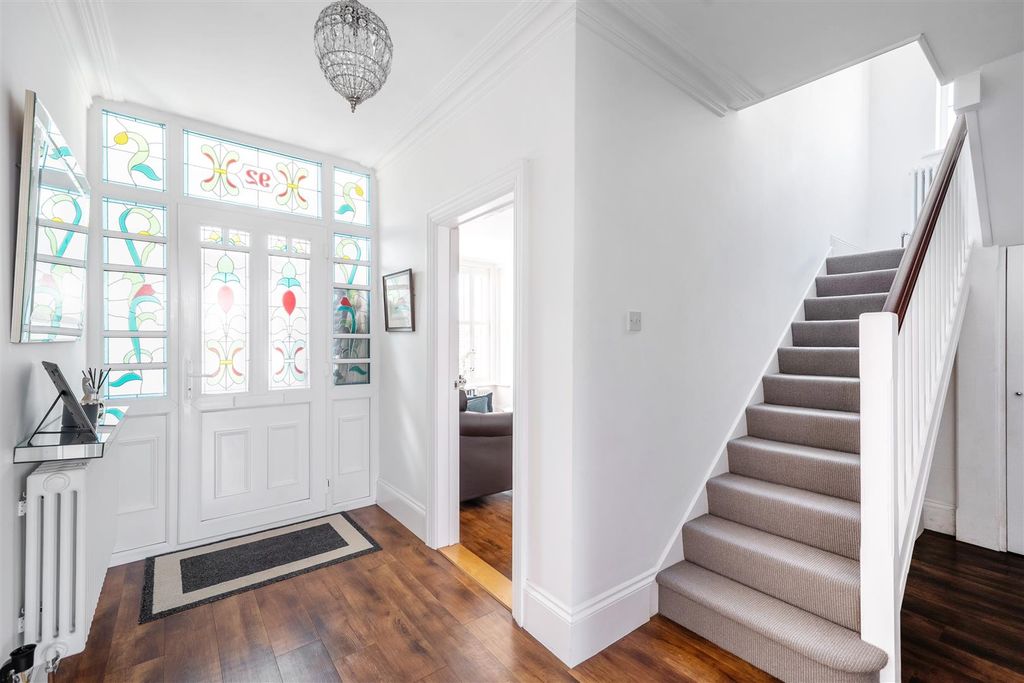 Property photo 2 of 23 Entrance Hallway