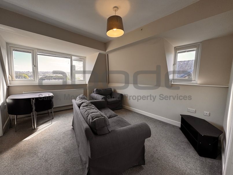 Property photo 3 of 10 Living Area