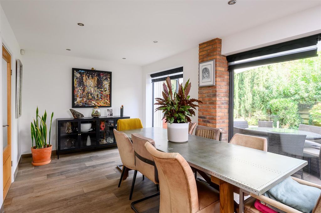 Property photo 3 of 28 Dining Area