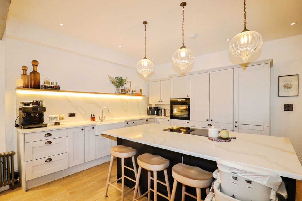 Property photo 2 of 39 Img_1285