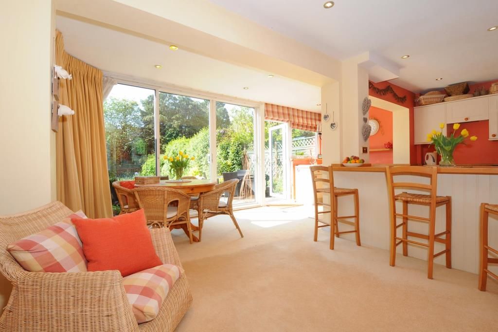 Property photo 2 of 9 Kitchen/Breakfast Room