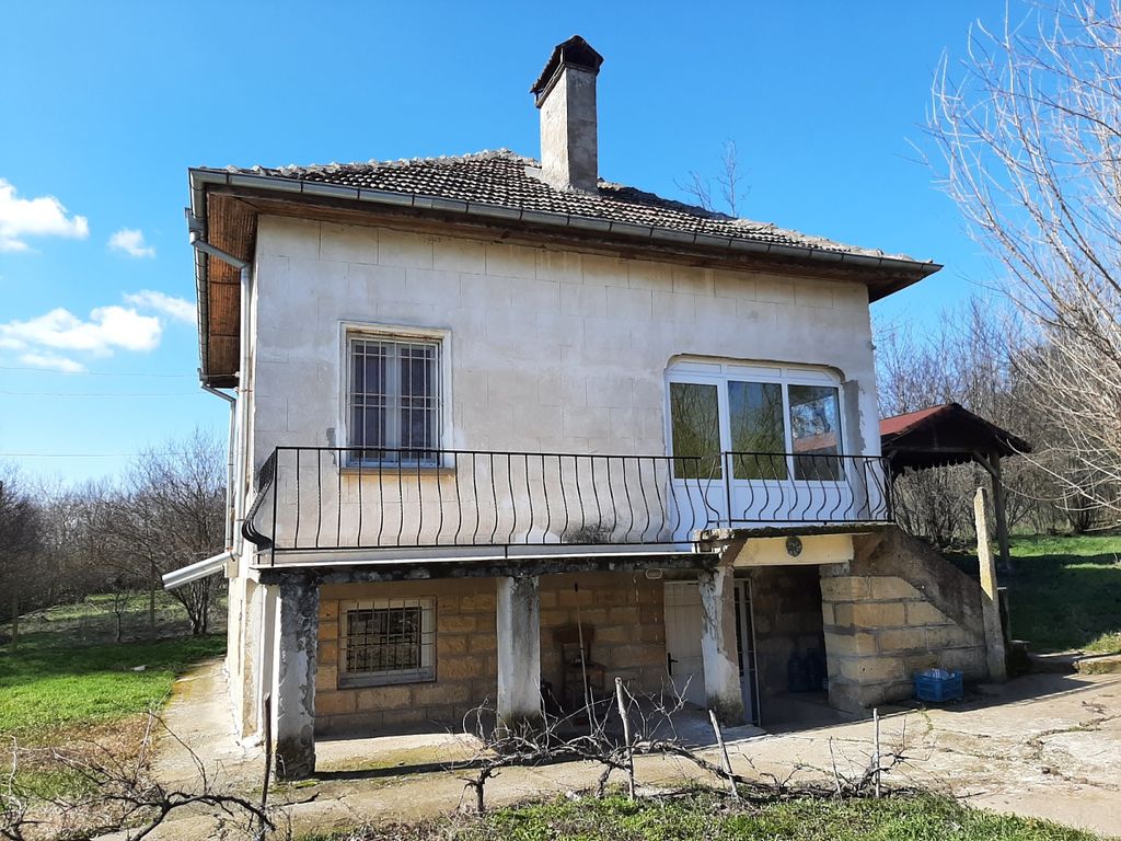 Property photo 1 of 8