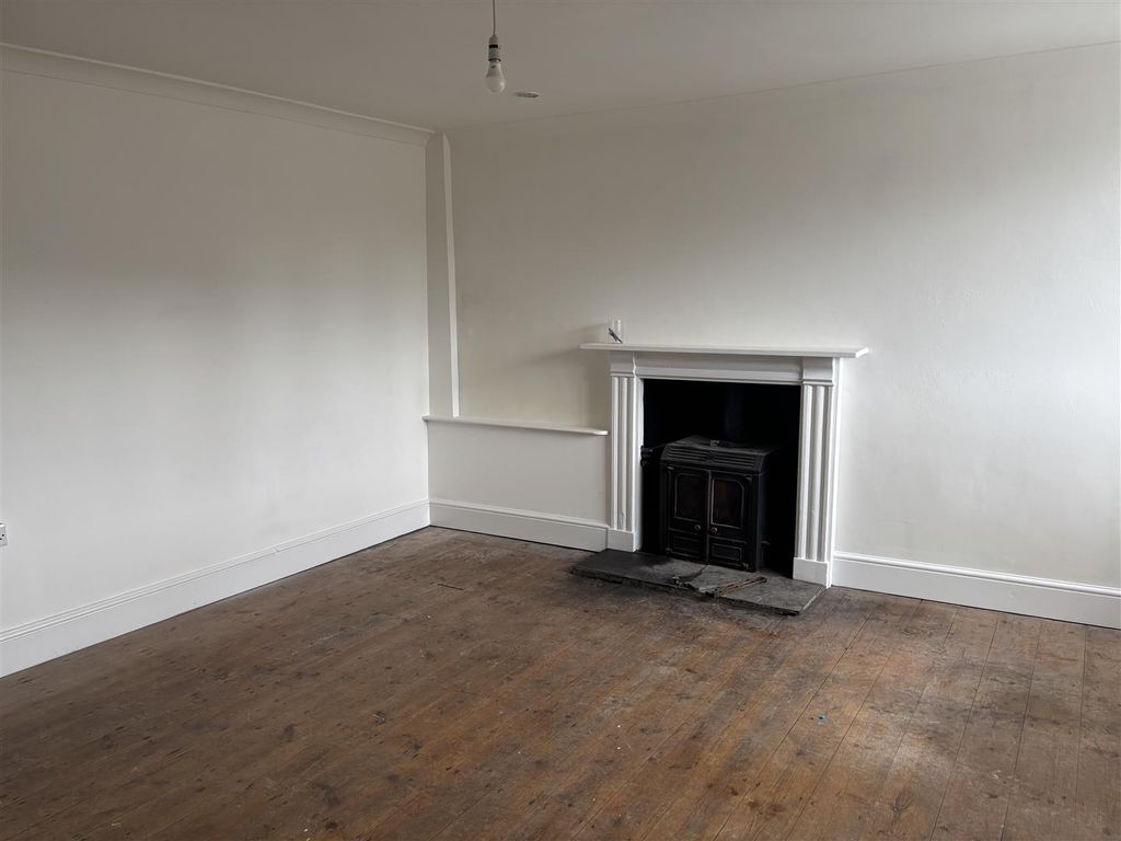 Property photo 2 of 16 Living Room