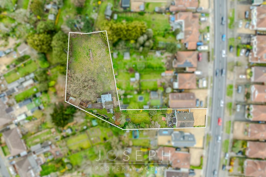 Property photo 2 of 35