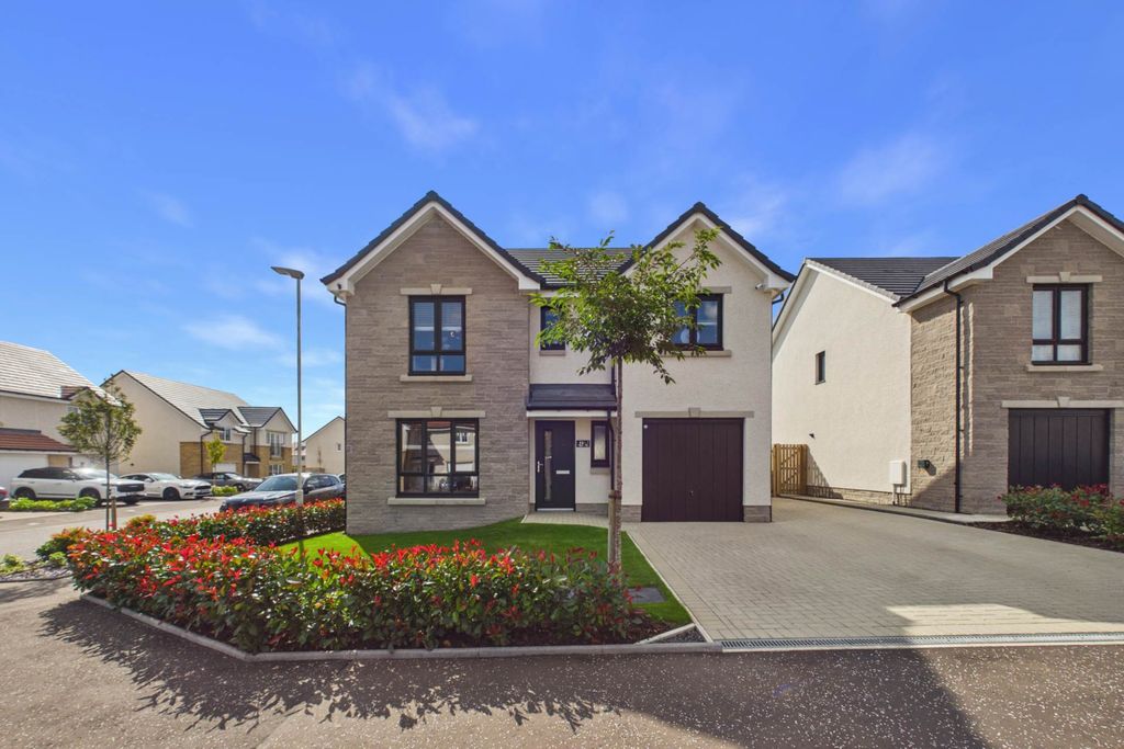 Property photo 1 of 33
