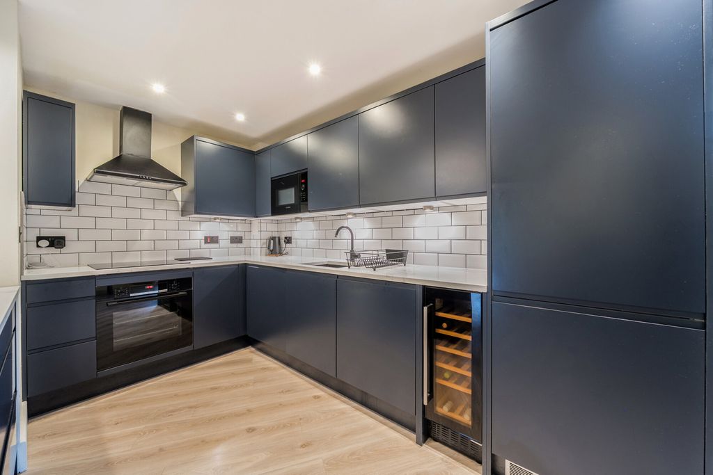 Property photo 1 of 17 Kitchen