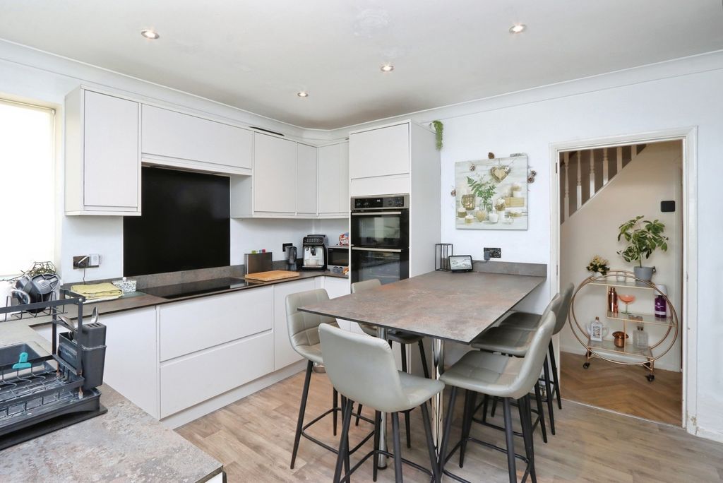 Property photo 3 of 20 Pbox-Img.Jpg