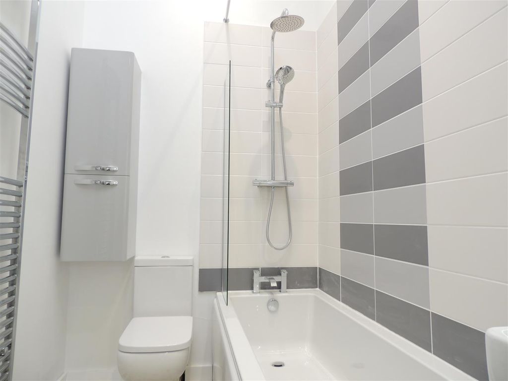 Property photo 3 of 8 Bathroom