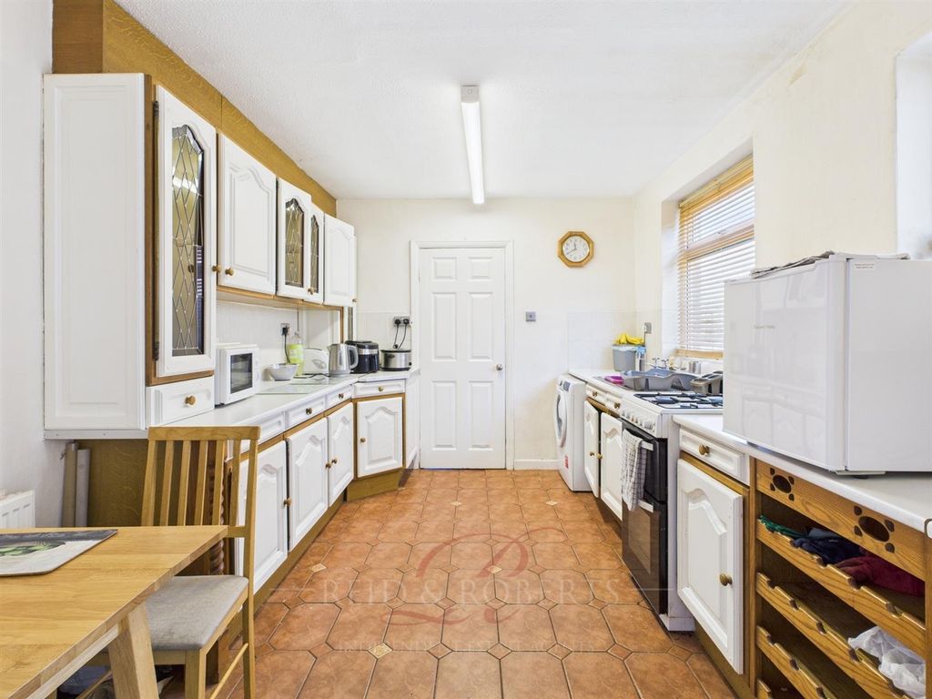 Property photo 3 of 16 Cam03999G0-Pr0109-Still016.Jpg