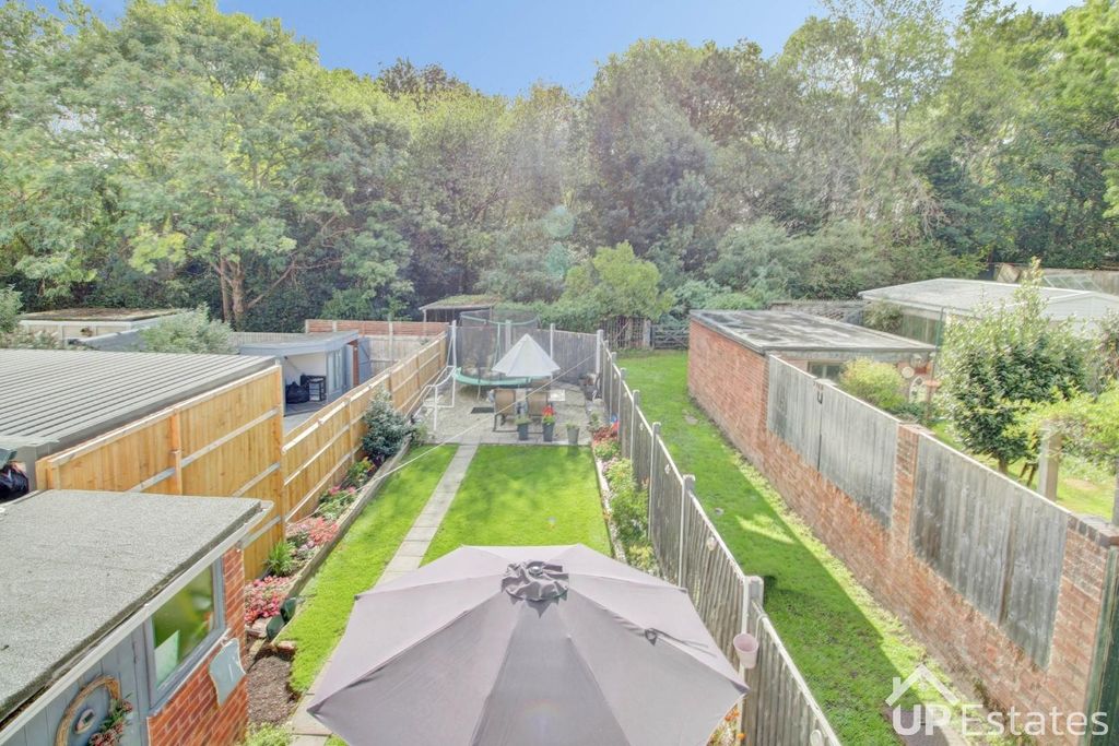 Property photo 2 of 23