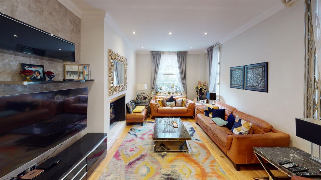Property photo 1 of 14 Bryanston-Court-II-George-Street-W1H-Living-Room.J