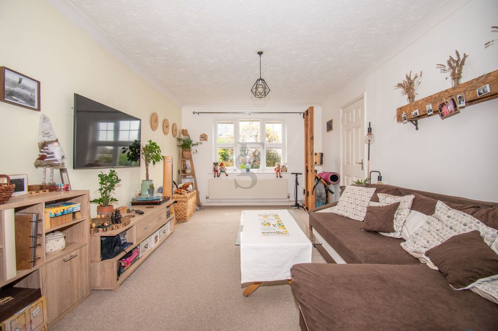 Property photo 2 of 15