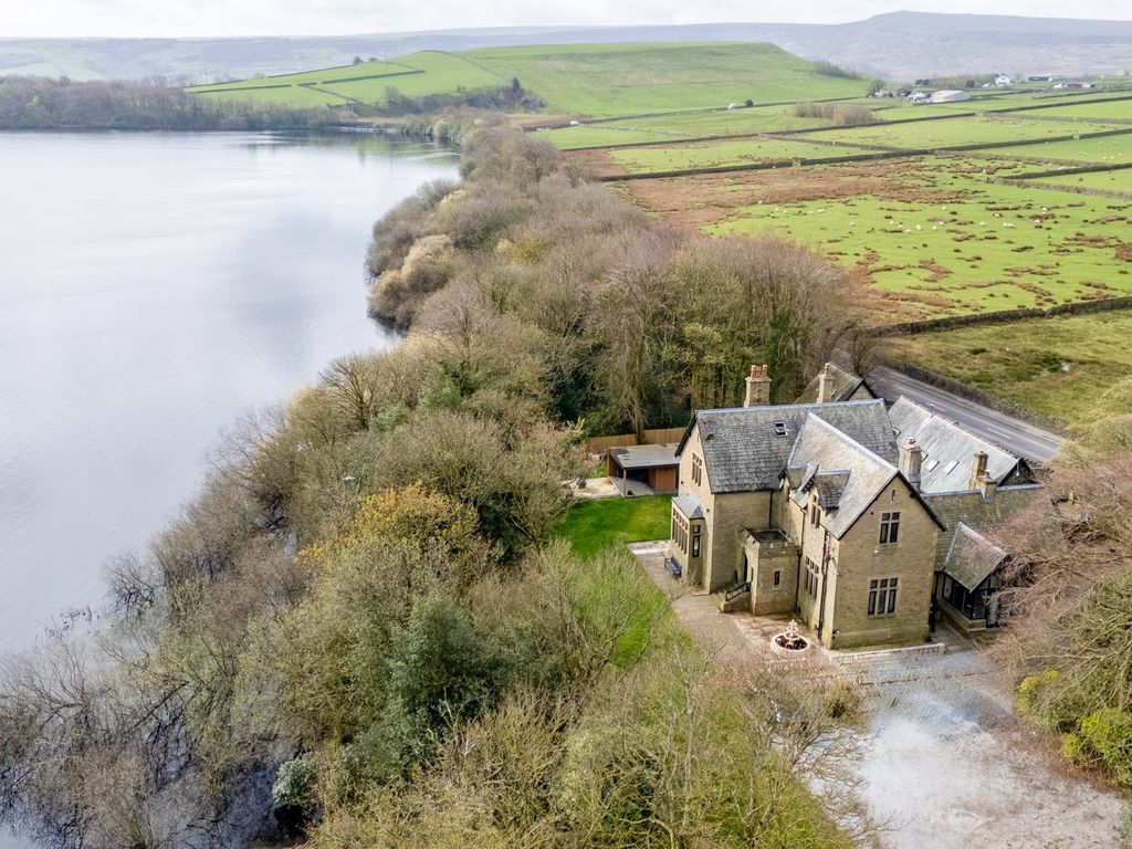 Property photo 1 of 43