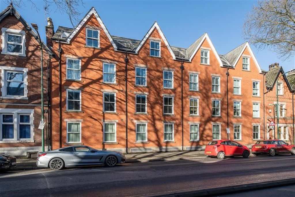 Property photo 1 of 12 (Main)