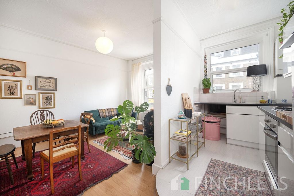 Property photo 3 of 23 W04.Jpg