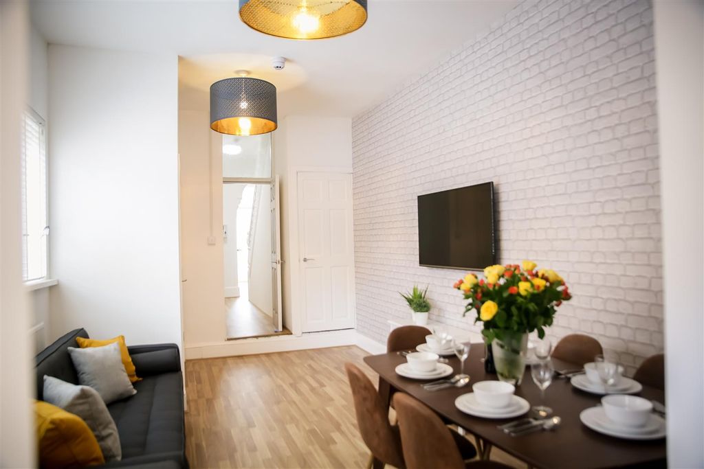 Property photo 2 of 15 Communal 6.Jpg