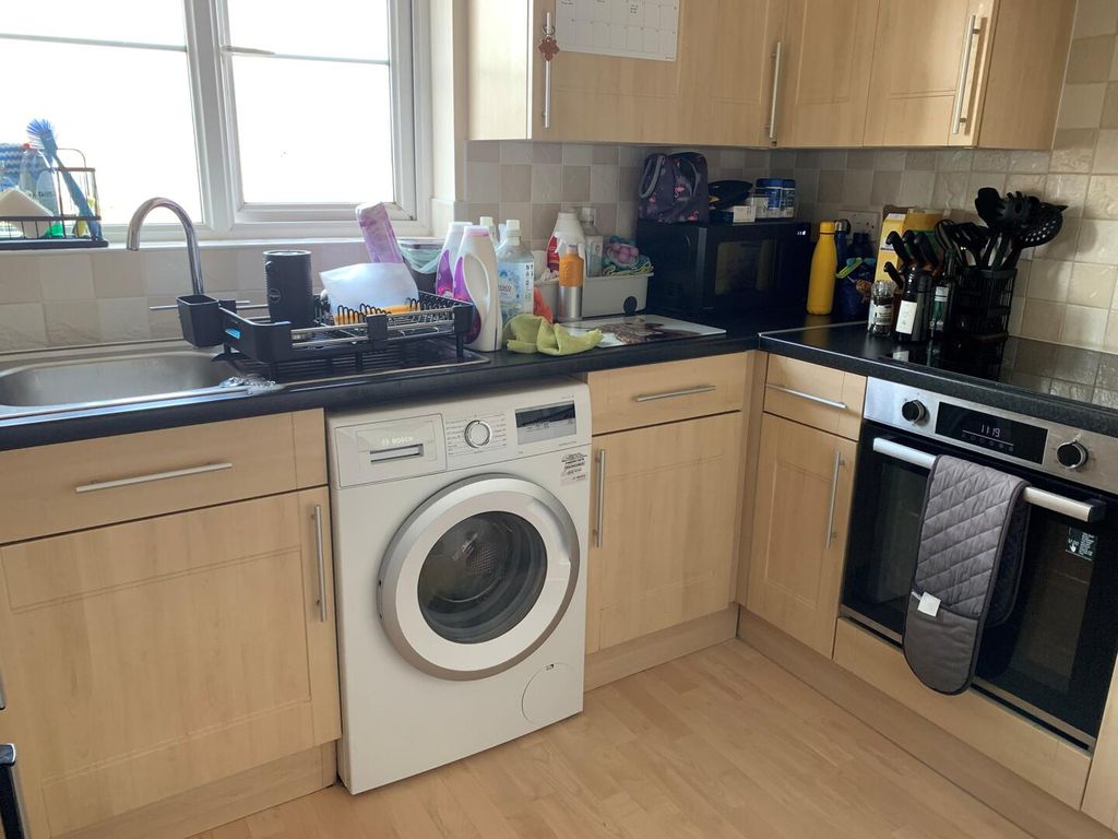 Property photo 3 of 16 Kitchen