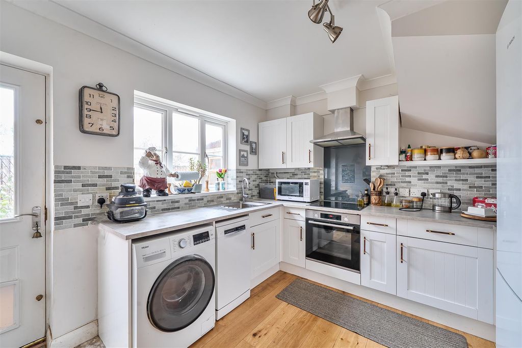 Property photo 3 of 13 Kitchen