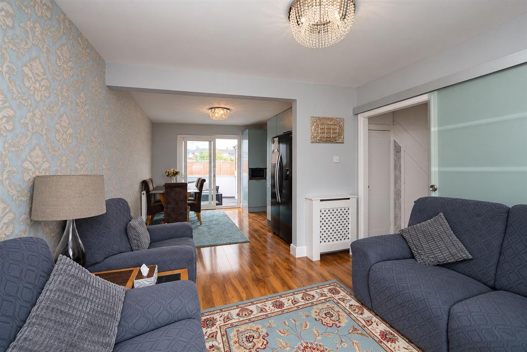 Property photo 3 of 16 Lounge/ Dining Room