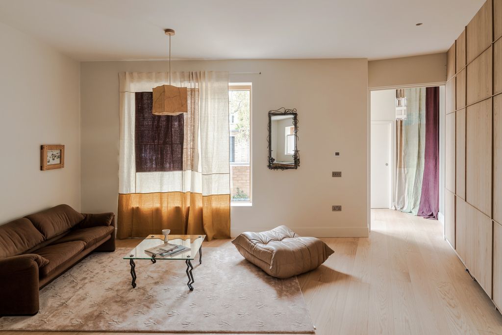 Property photo 3 of 29 319669 - 49 Lamble Street_17.Jpg