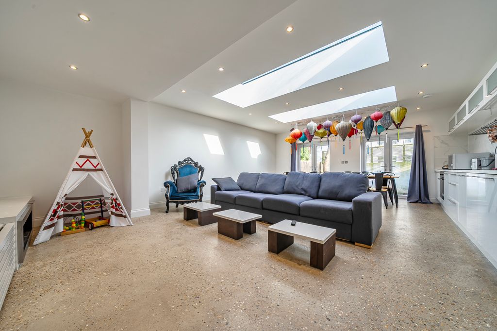 Property photo 2 of 20 Picture No. 06