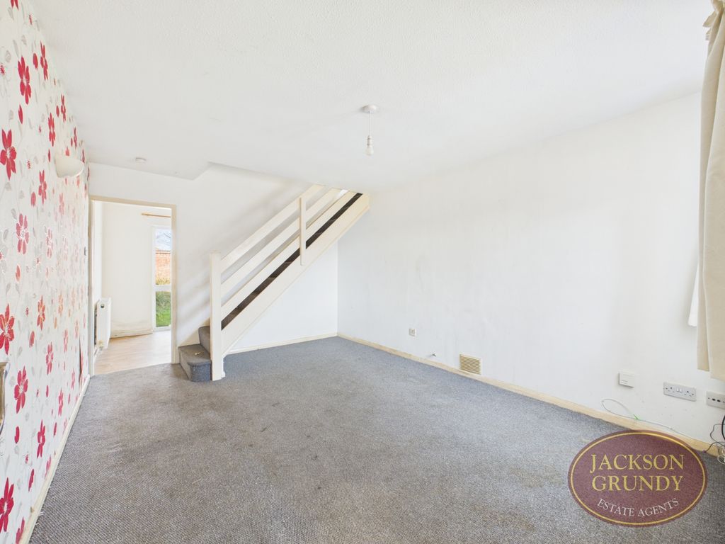 Property photo 2 of 13 4 Lincoln Way