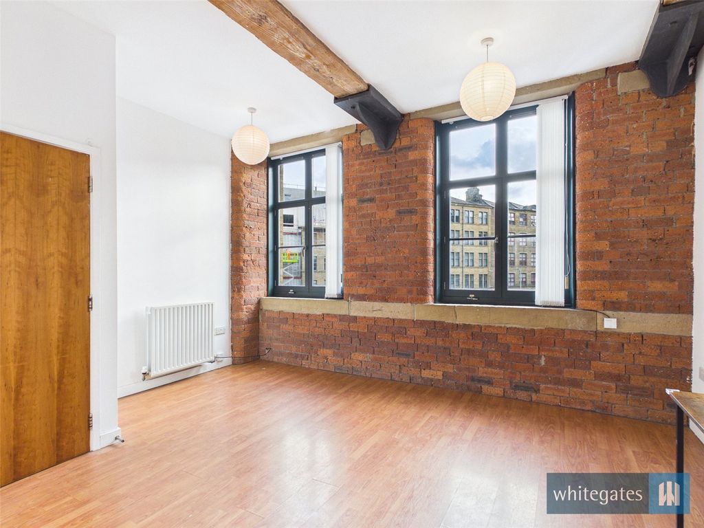 Property photo 2 of 6 Picture No. 12