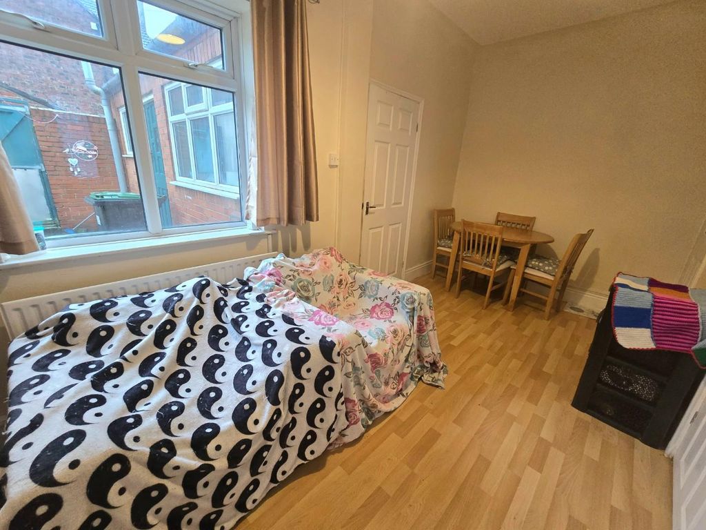 Property photo 3 of 8 Dining Room