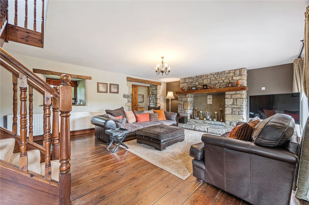 Property photo 3 of 30 Sitting Room