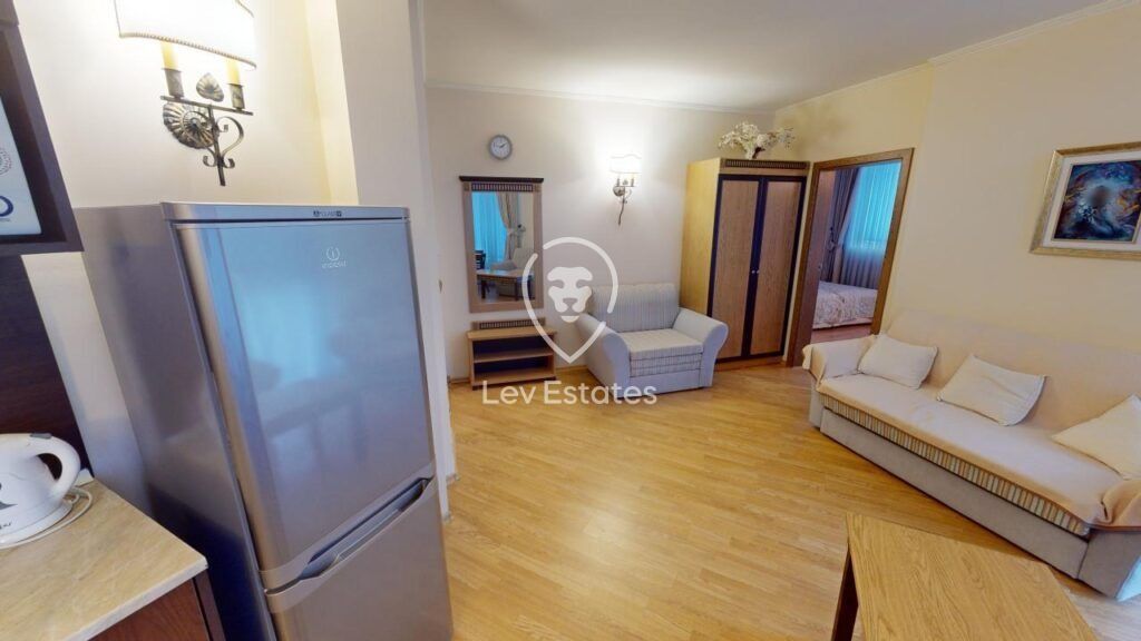 Property photo 3 of 12