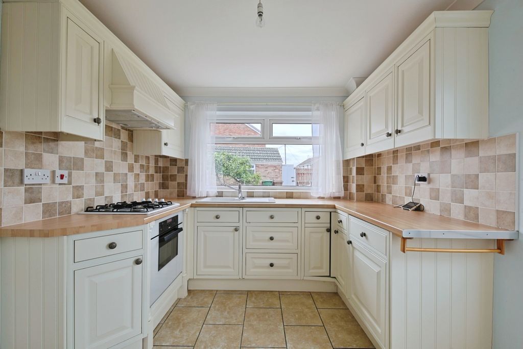 Property photo 3 of 14 4087277