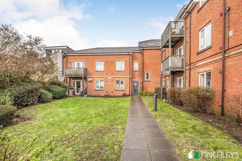 Property photo 2 of 11