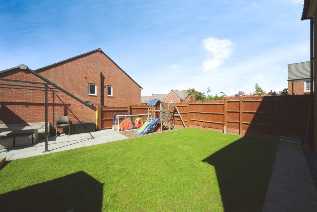 Property photo 3 of 14