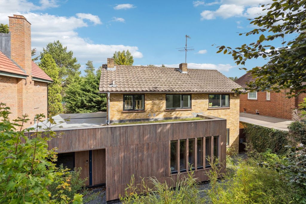 Property photo 1 of 20