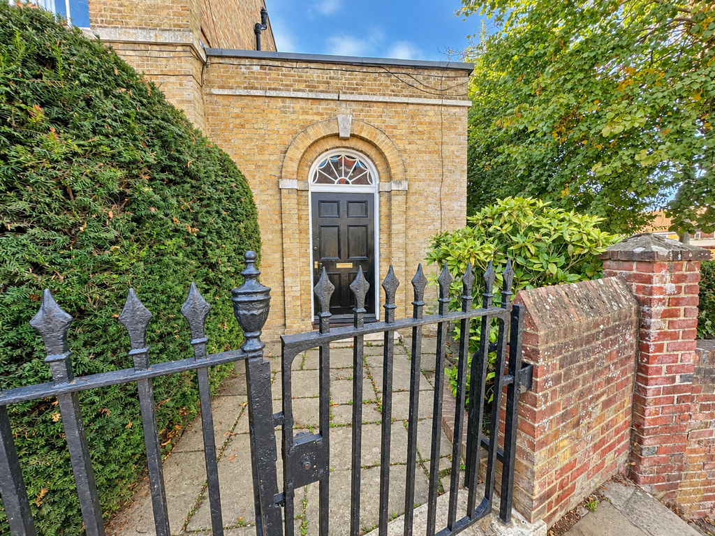 Property photo 1 of 17