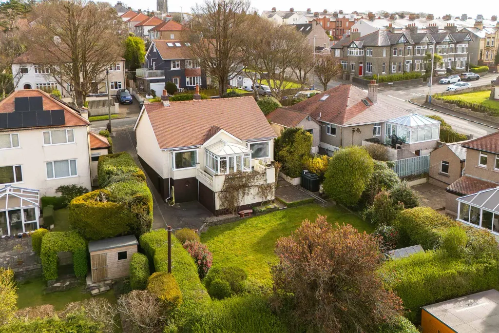 Property photo 2 of 24