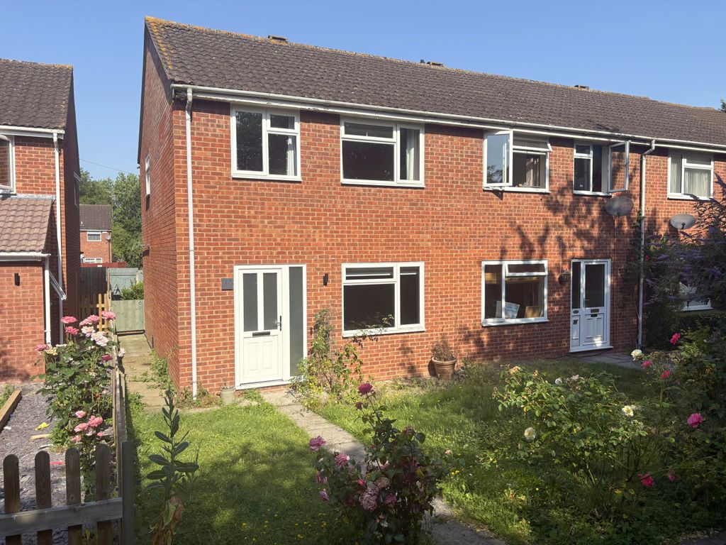 Property photo 1 of 18 3 Bedroom End Terrace House For Sale