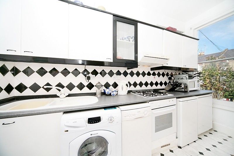 Property photo 2 of 5 Kitchen