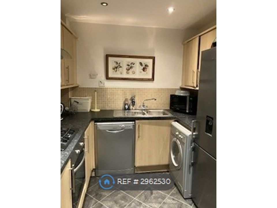 Property photo 2 of 9 Kitchen