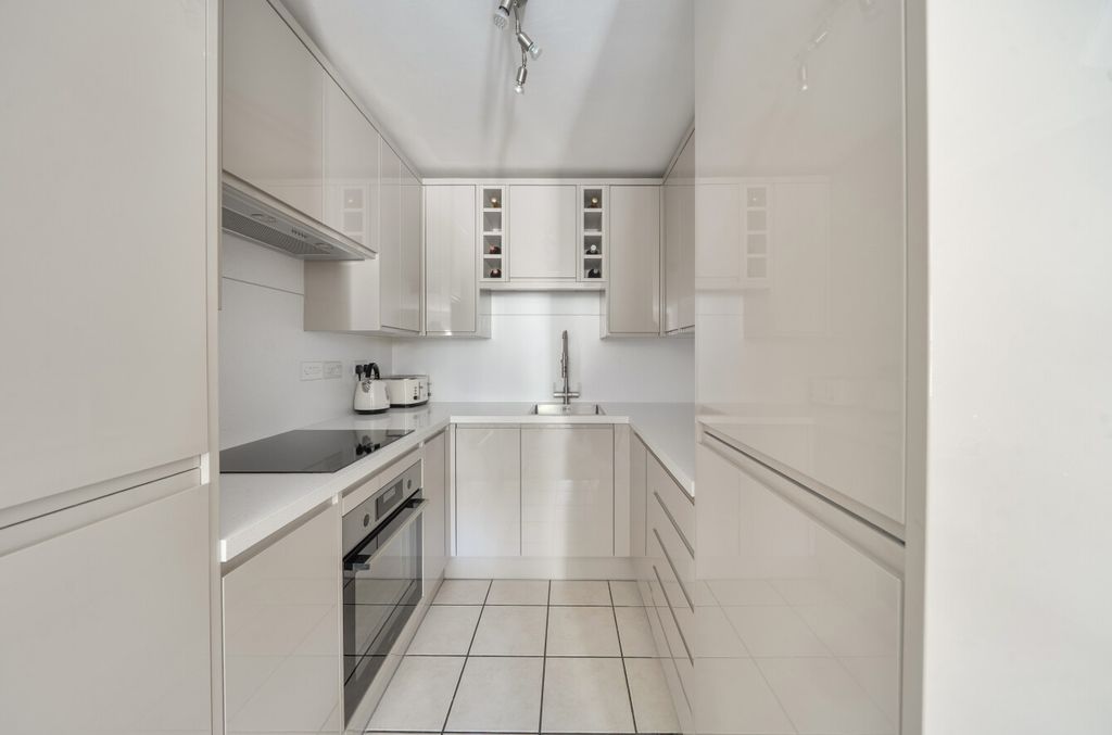 Property photo 2 of 10 1448504-15-69Ebf0...