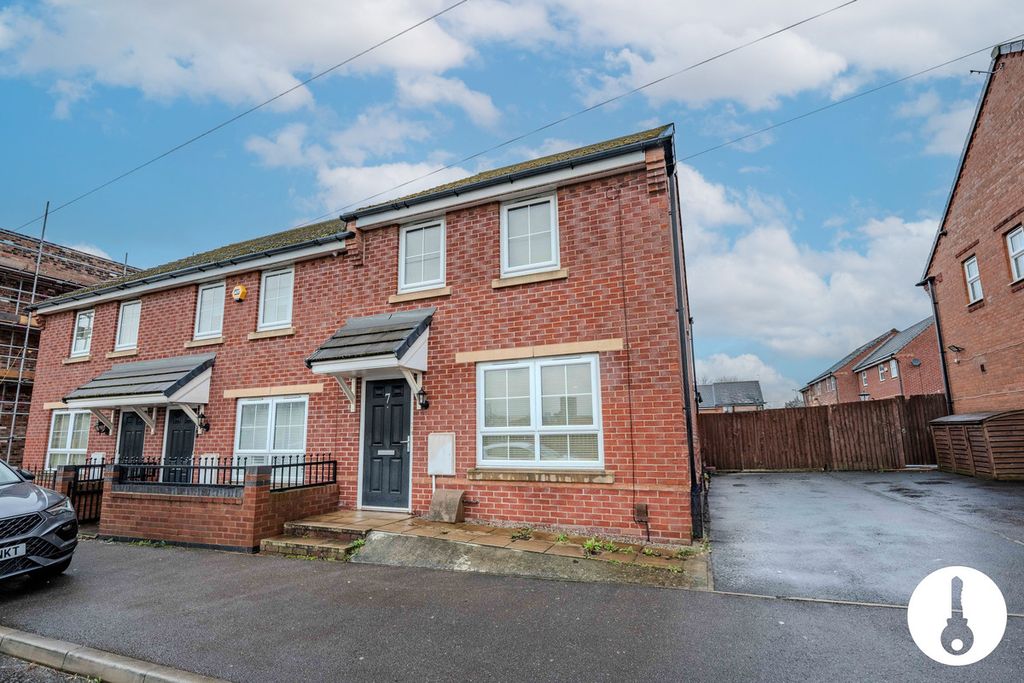 Property photo 1 of 32