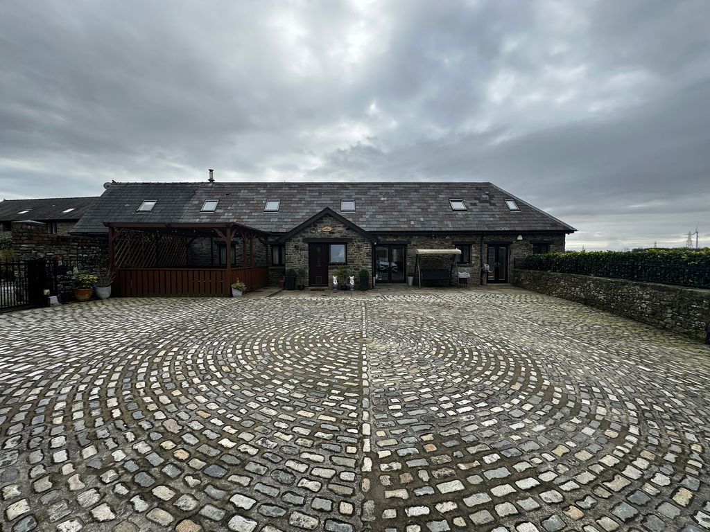 Property photo 1 of 34