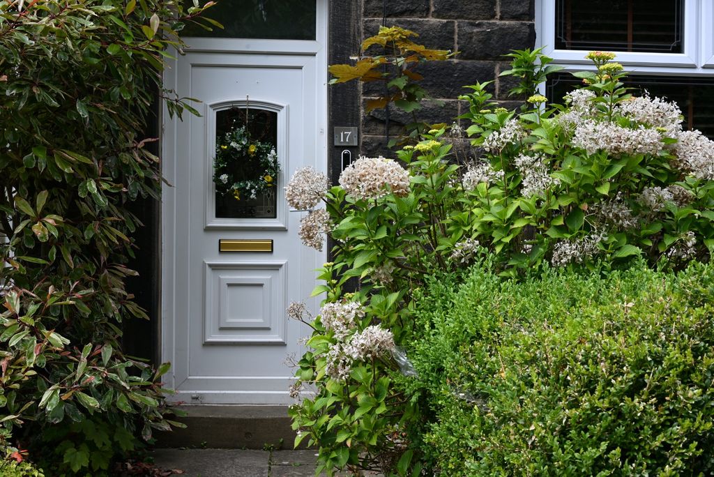 Property photo 2 of 29 4232123