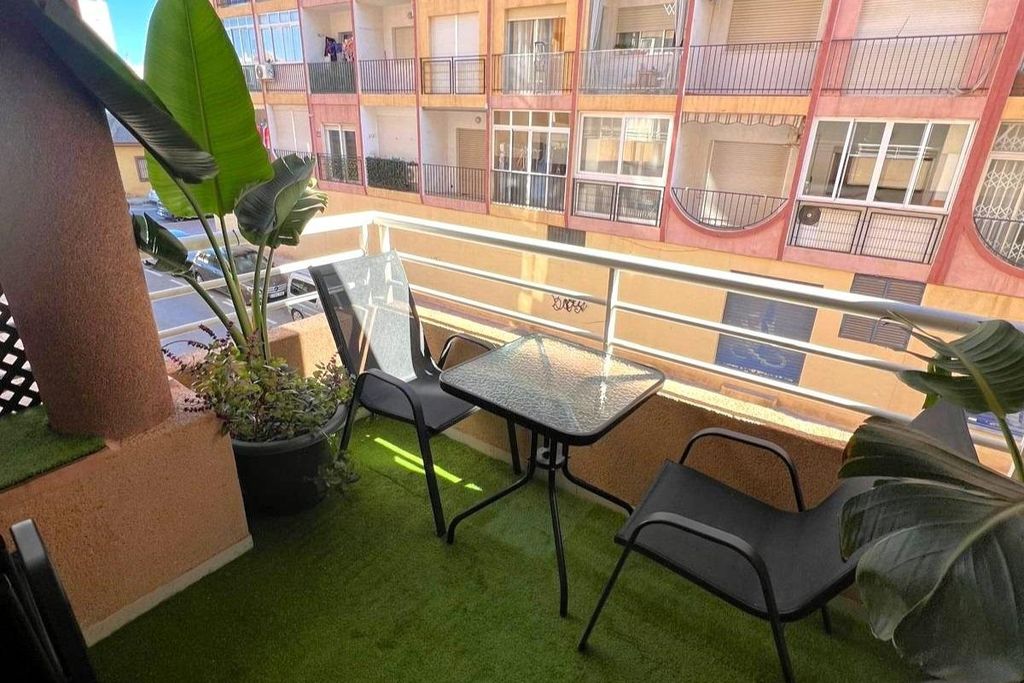 Property photo 2 of 35