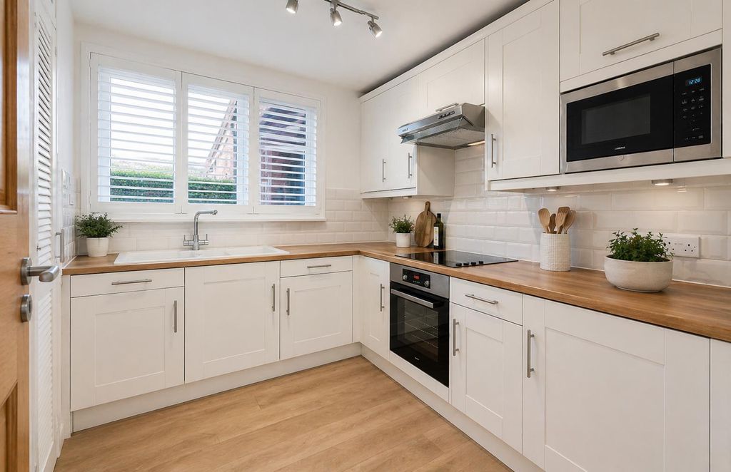 Property photo 2 of 7 1 Heron.Png