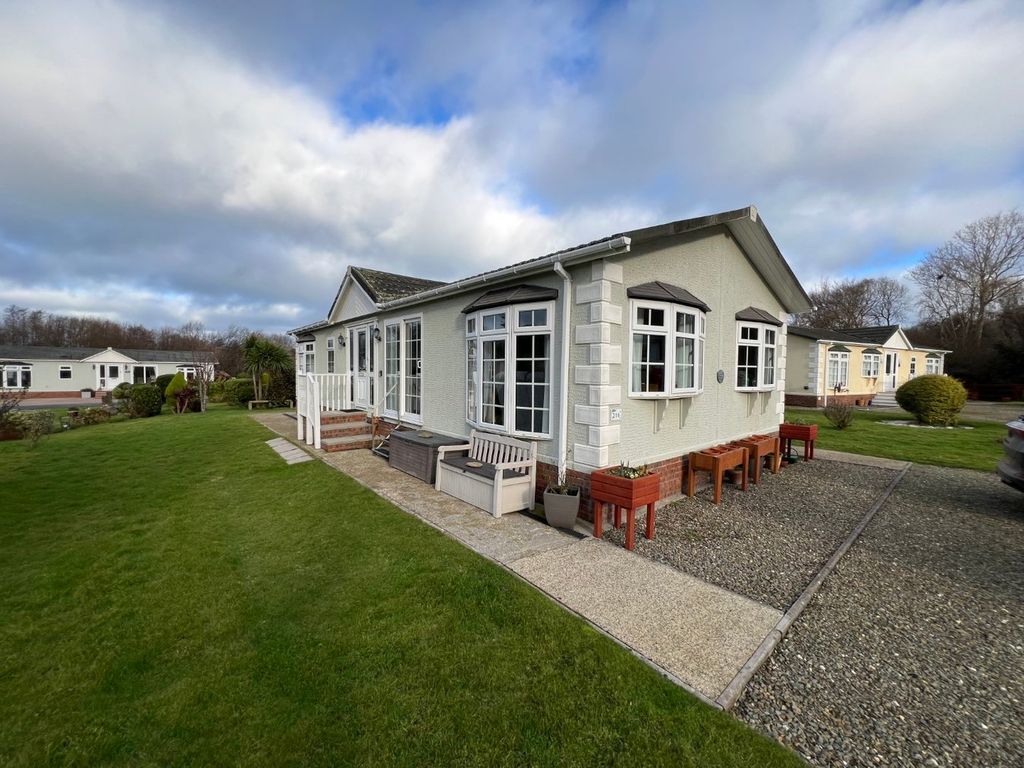 Property photo 1 of 27