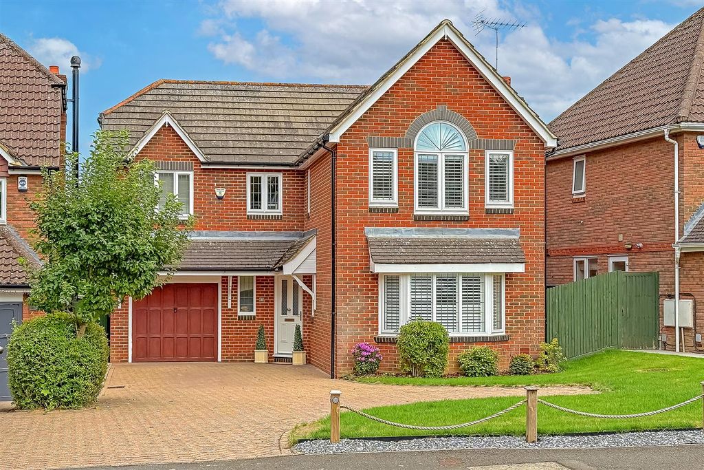 Property photo 1 of 32 31Damsonway-12.Jpg