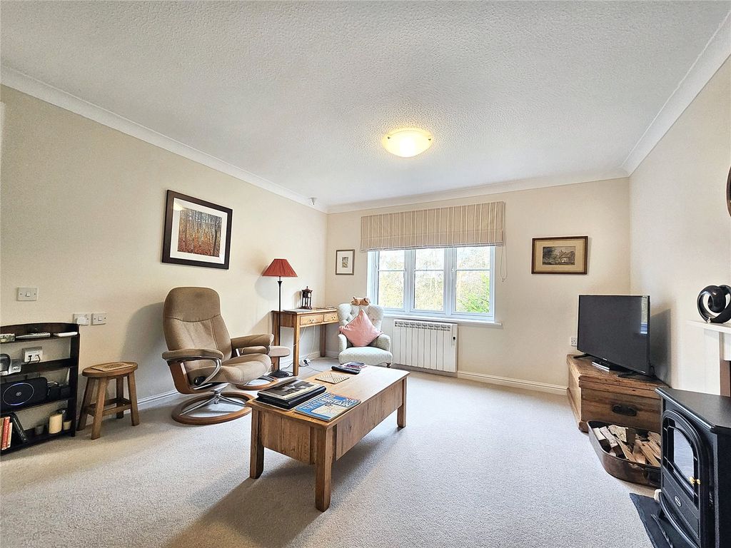 Property photo 3 of 12 Picture No. 02