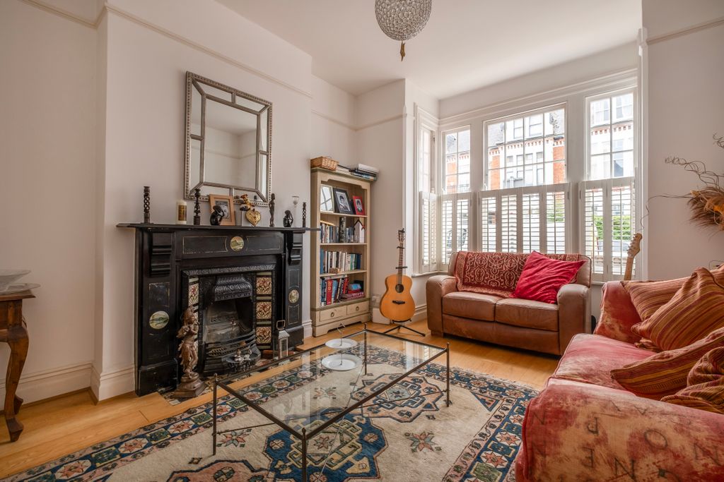 Property photo 2 of 18